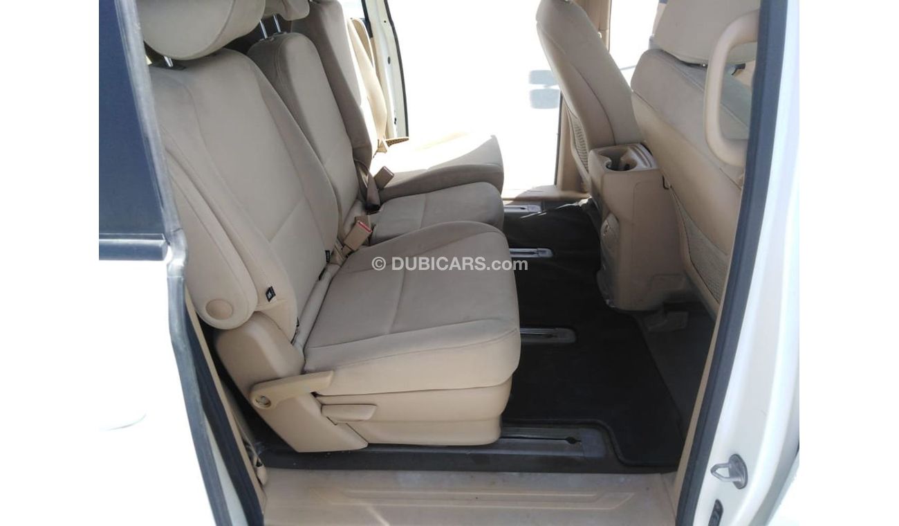 Kia Carnival Kia carnival 2017 g cc full automatic accident free