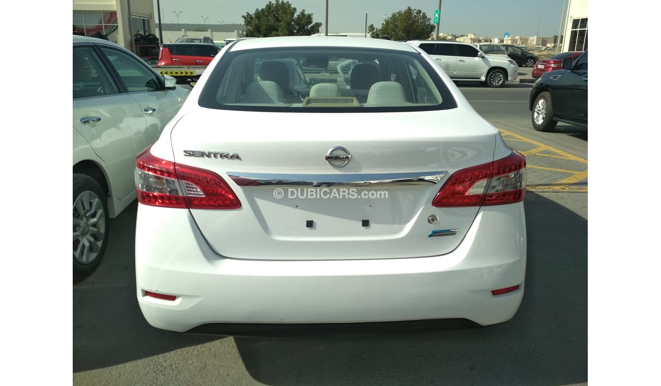 نيسان سنترا 2015 ابيض خليجى رنجات حالة وكالة بدون صبغ بدون حوادث ممتاذة ماشية قليل
