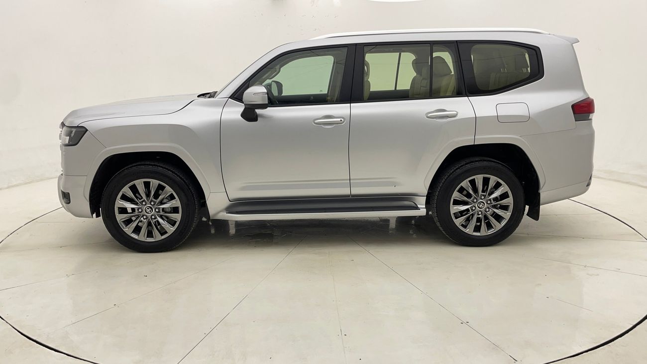 تويوتا لاند كروزر GXR 4 | بدون دفعة مقدمة | اختبار القيادة في المنزل