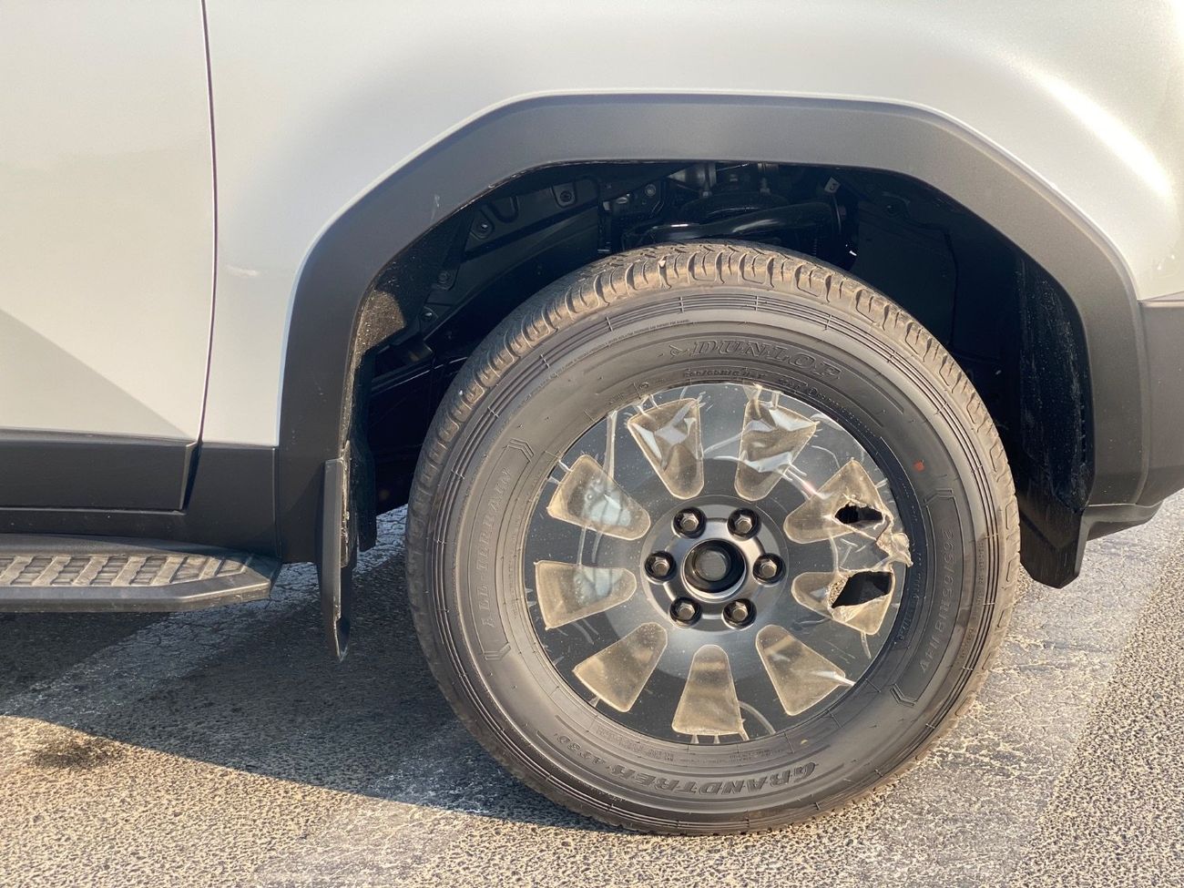 تويوتا برادو Adventure Dual Tone 2.4T