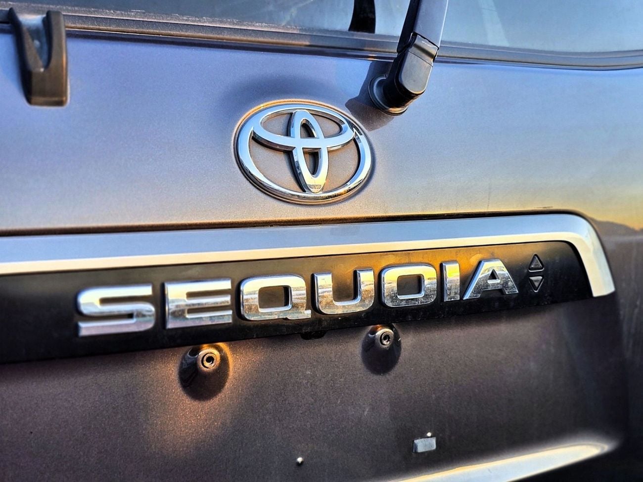 Toyota Sequoia SR5 2021 USA specs