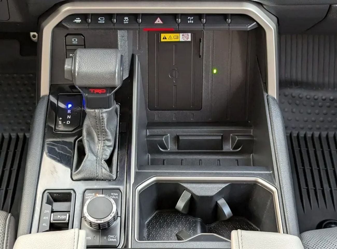 تويوتا تاندرا Toyota Tundra Crewmax Limited 2022MODEL 3.5L V6 petrol Engine with AWD 4x4, push start Transmission