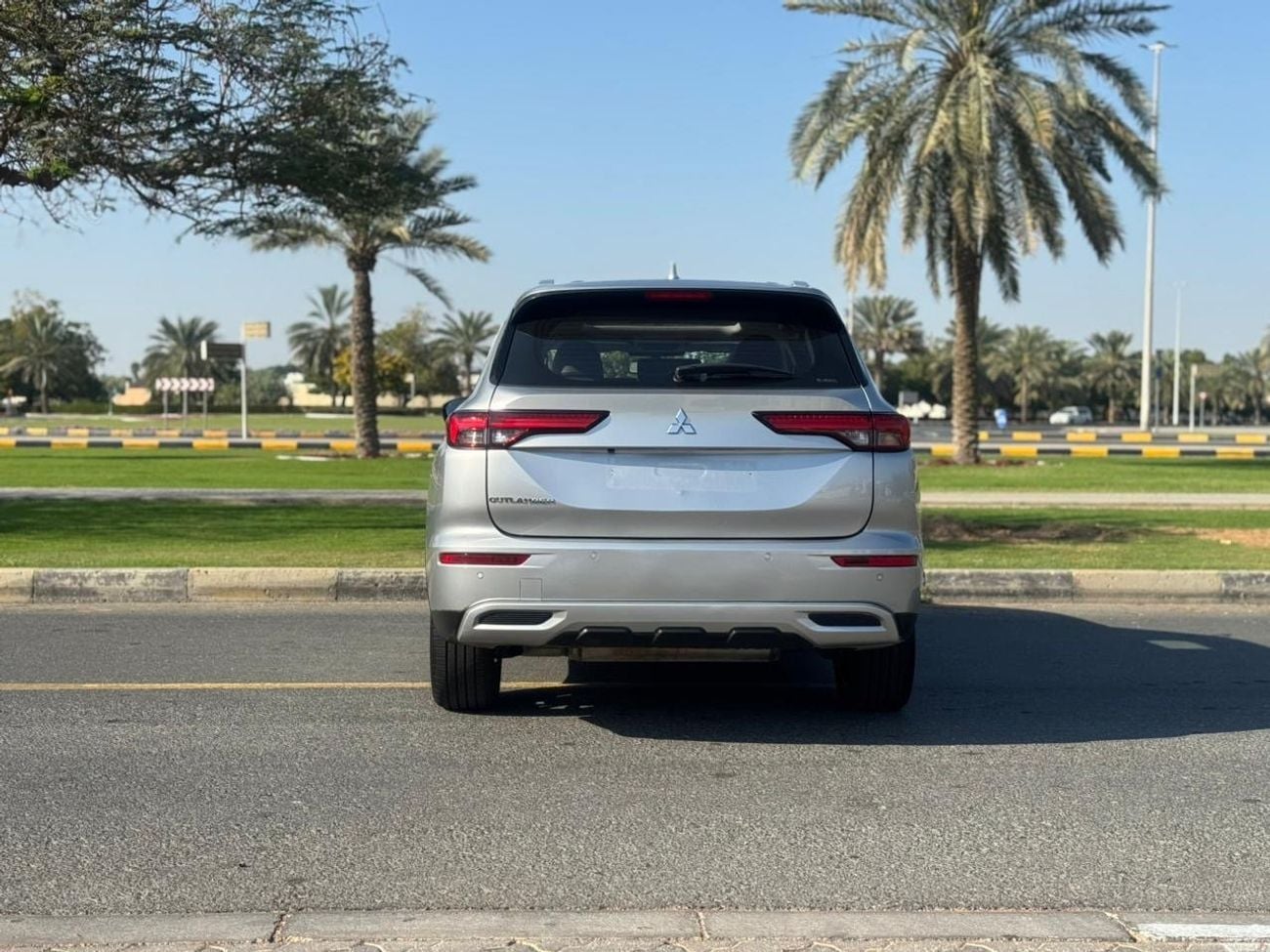 Mitsubishi Outlander GLX Super High 2.4L