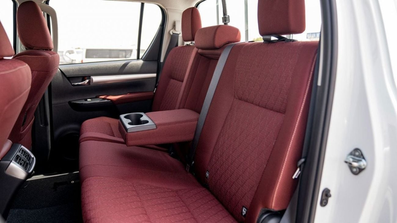 تويوتا هيلوكس TOYOTA HILUX DC 2.7P MT 4X4 MY2023 – WHITE