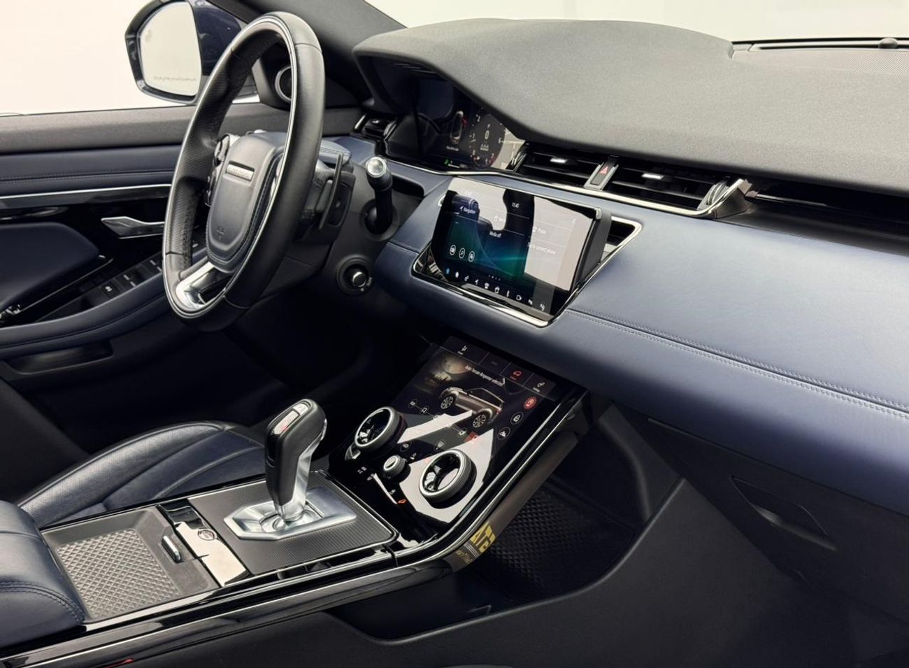 Land Rover Range Rover Evoque P250 R-Dynamic HSE 2.0L 2020 Range Rover Evoque P250 R-Dynamic HSE, 1 Year Warranty, Full Service Hi