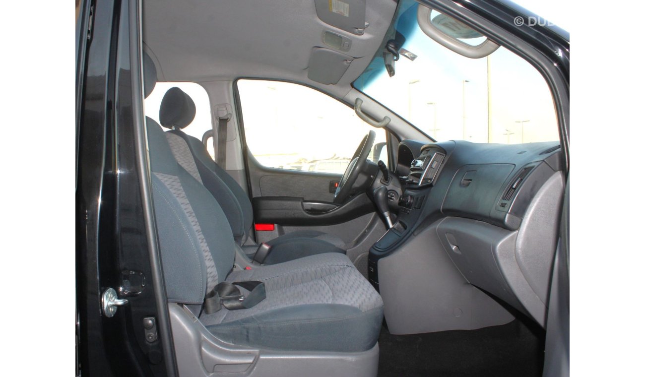 Hyundai H-1 Std Hyundai H1GCC 2017, in excellent condition