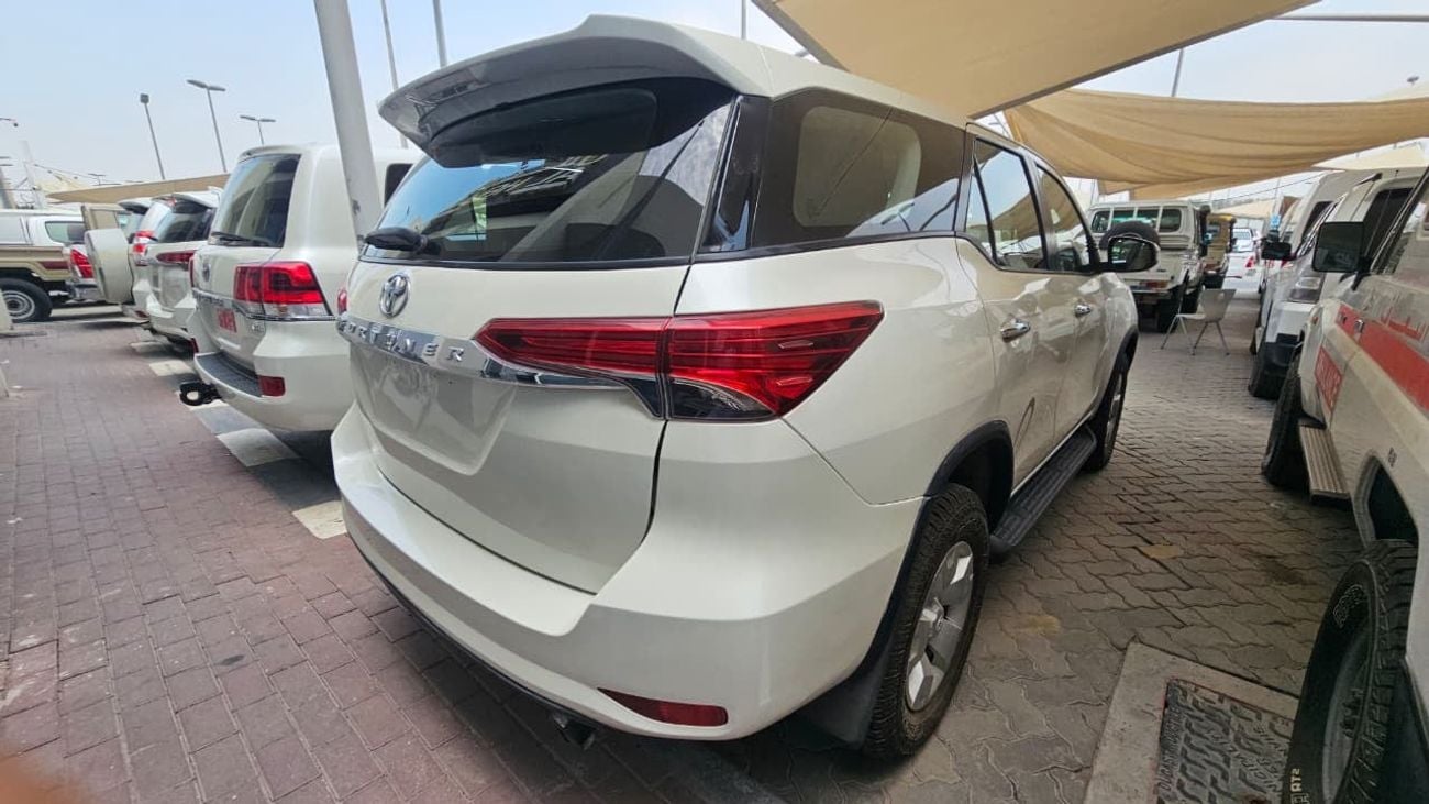 Toyota Fortuner STD D