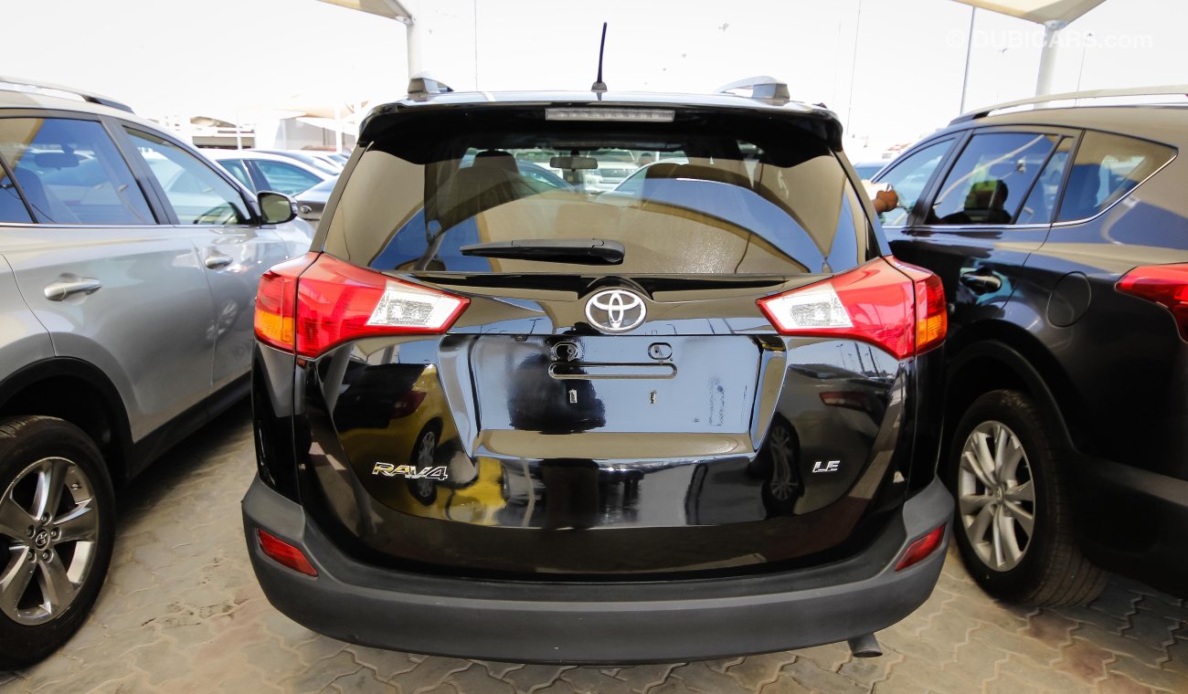 Toyota RAV4 LE