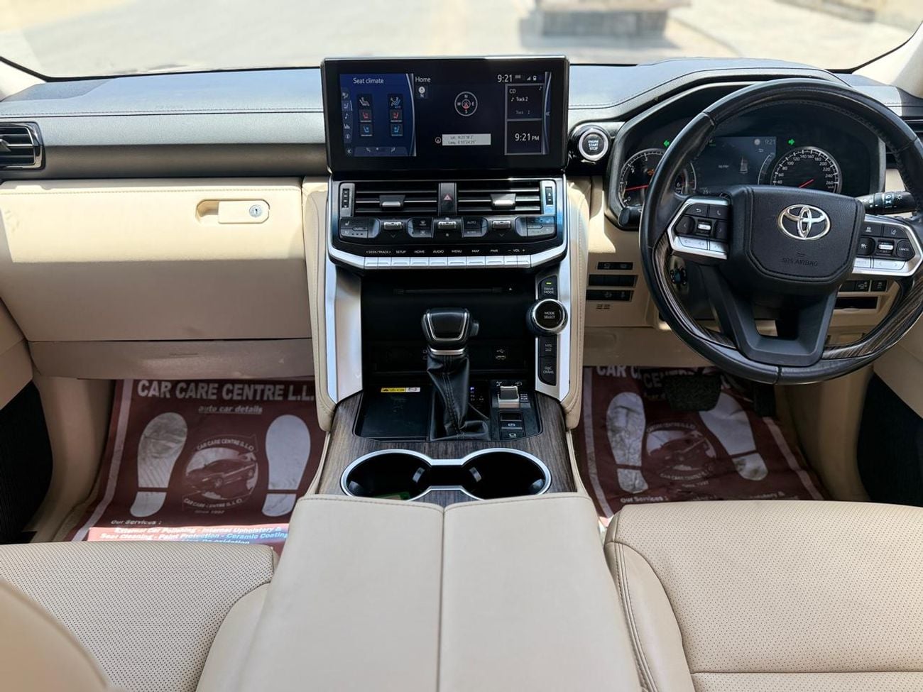 Toyota Land Cruiser Toyota land cruiser LC300 ,vxr ,year 2022 ,right hand drive ,diesel 3.3L only foe export available