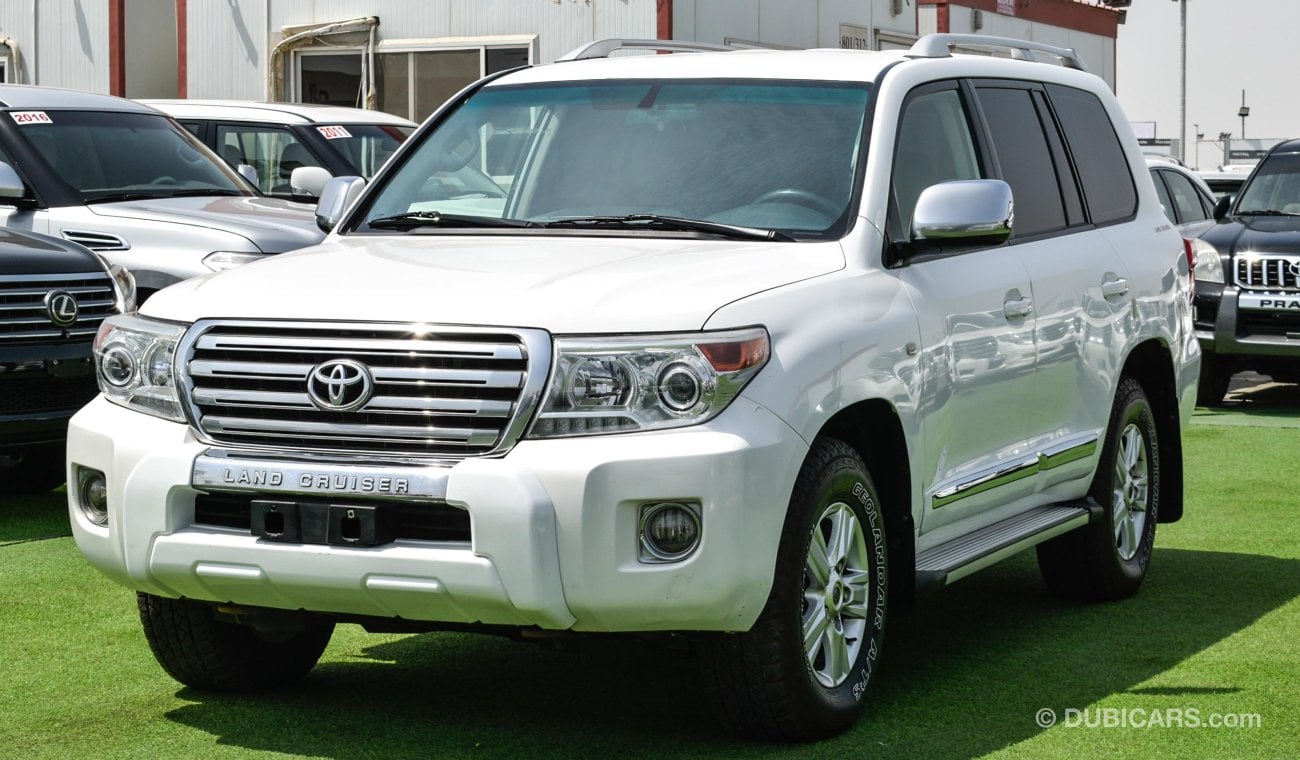 Toyota Land Cruiser GXR V8 Diesel