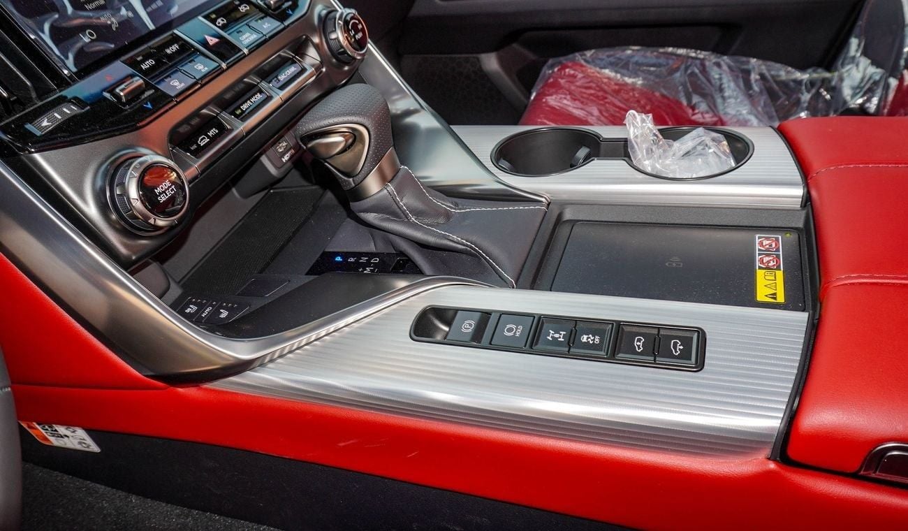 Lexus LX 600 FSport 3.5L V6. 5 Seater