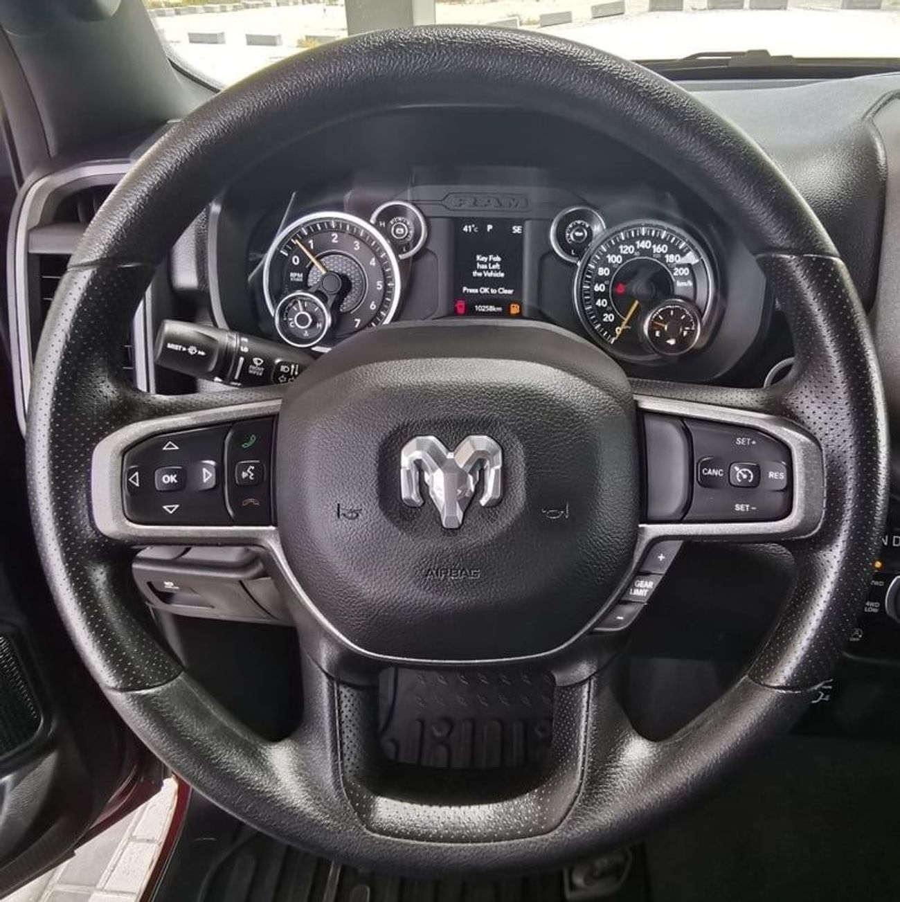 RAM 1500 Dodge RAM Bighorn - 2022 - Maroon