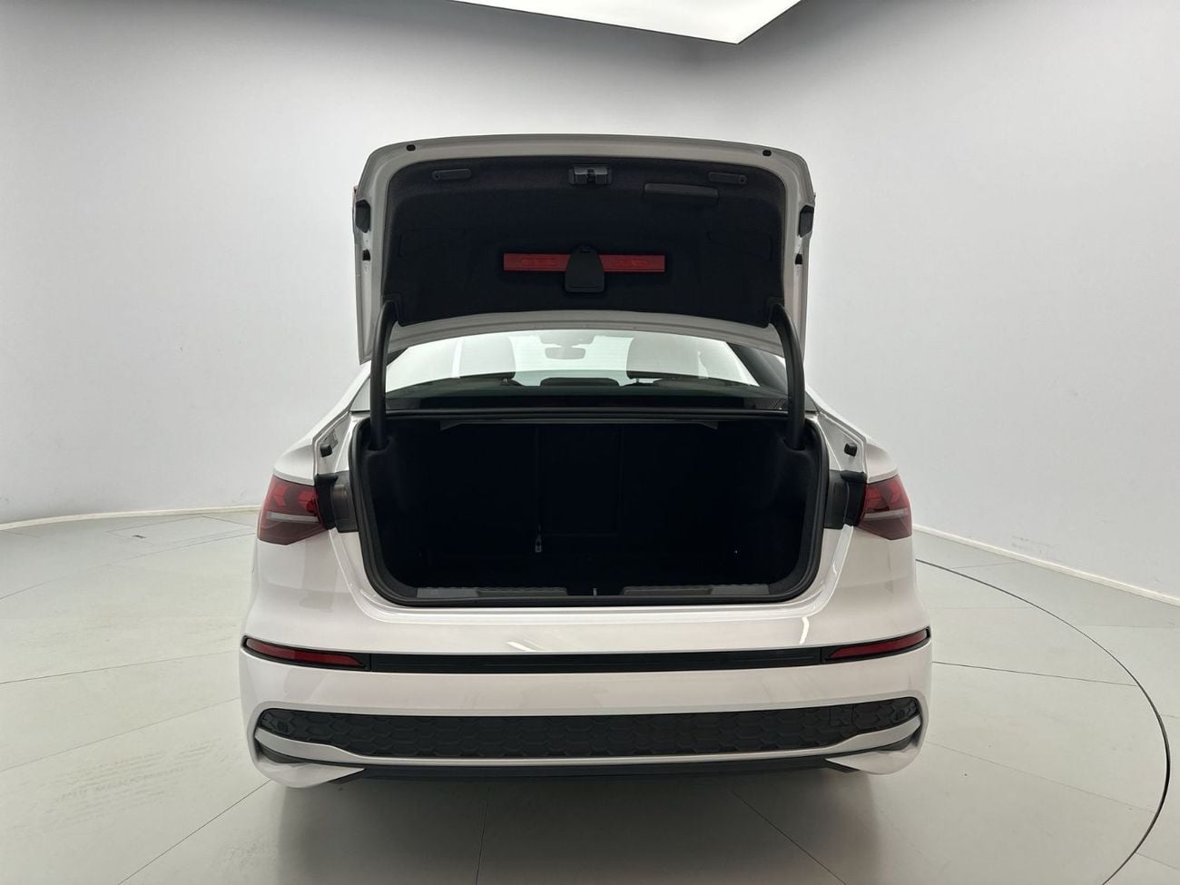 أودي A3 A3 Sedan Advanced 35 TFSI 150hp Progress (Ref# 19846)