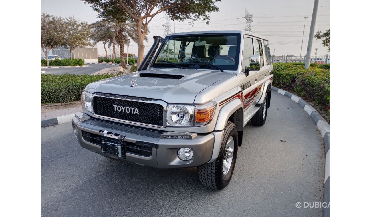 Toyota Land Cruiser Hard Top 4.5 L V8 Diesel full option