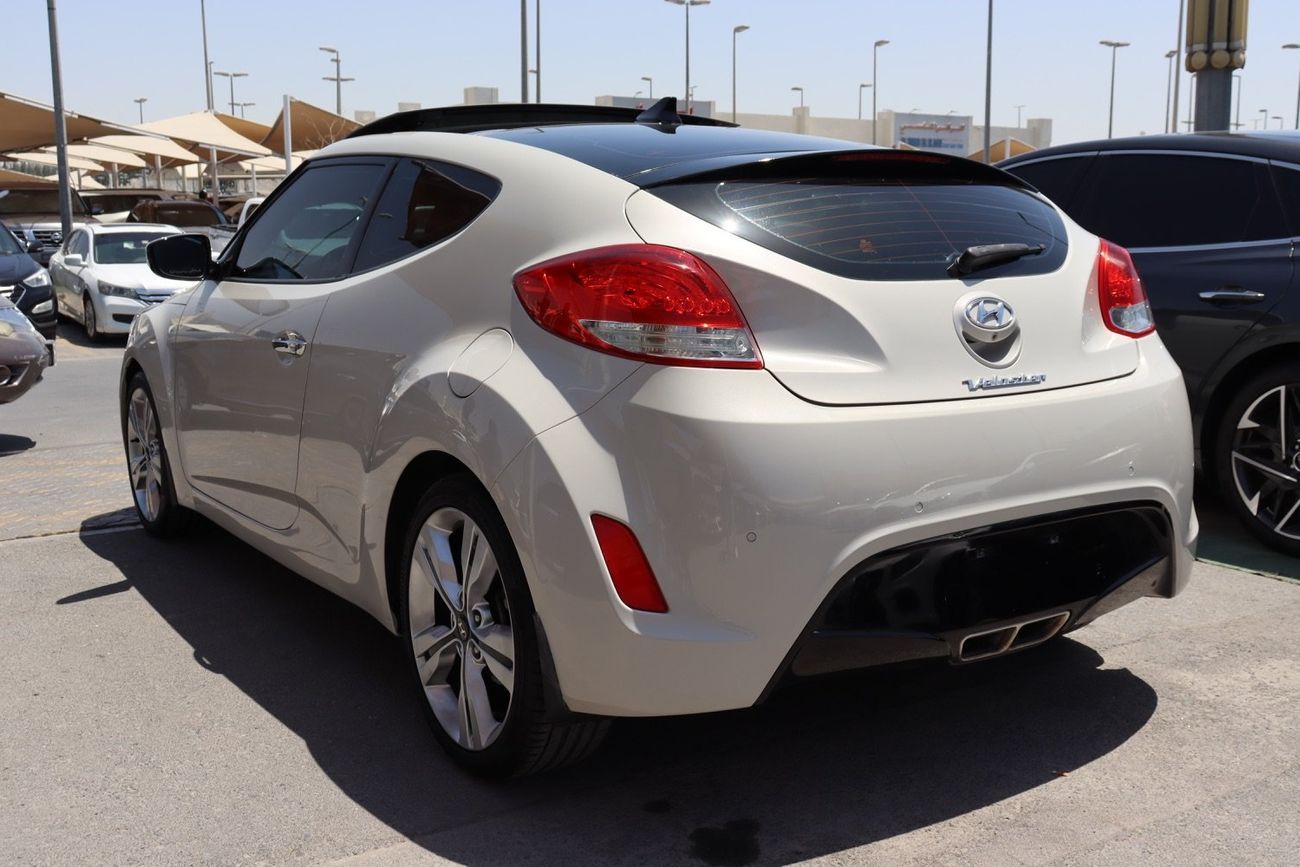 هيونداي فيلوستر GLS 1.6L Hyundai Veloster GLS Top 1.6L / 2016 / GCC / Free Accident Clean/ Original paint