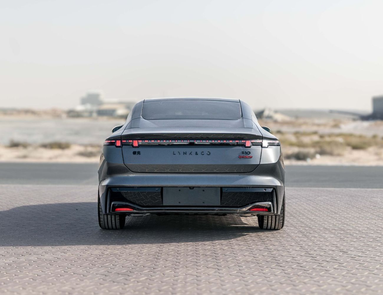 لينك أند كو Z10 2025 Lynk & Co Z10 Max - Fluid Grey Inside Beige