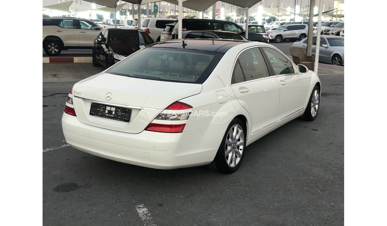 مرسيدس بنز S 350 موديل 2008 خليجي فل مواصفات بانوراما وتحكم كهربي كامل وكاميرا خلفيه ومدخل اسطوانات وبلوتوث و نفيجشن