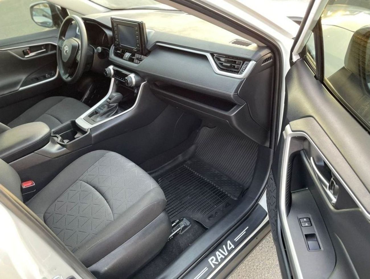 تويوتا راف ٤ 2021 Toyota Rav4 XLE 4x4 AWD MidOption+ 2.5L V4 - Low  8,400 Mileage ---UAE PASS