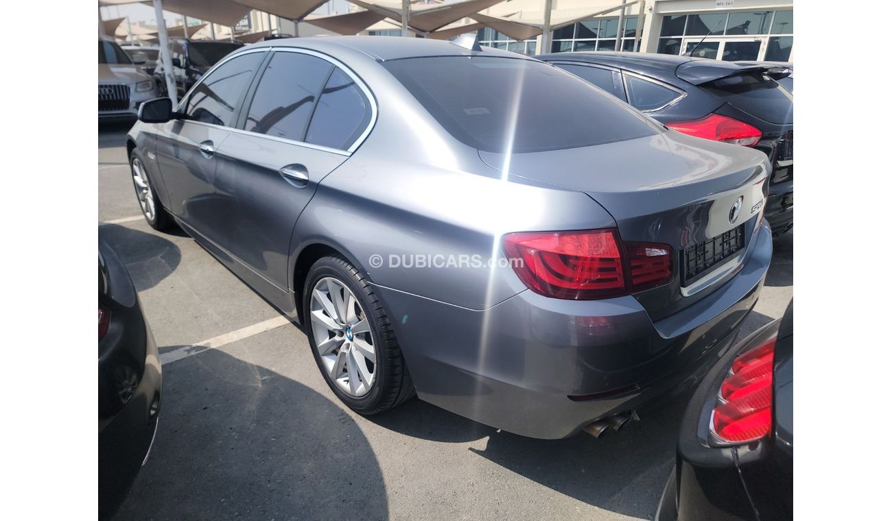 بي أم دبليو 528i اكزكيتيف