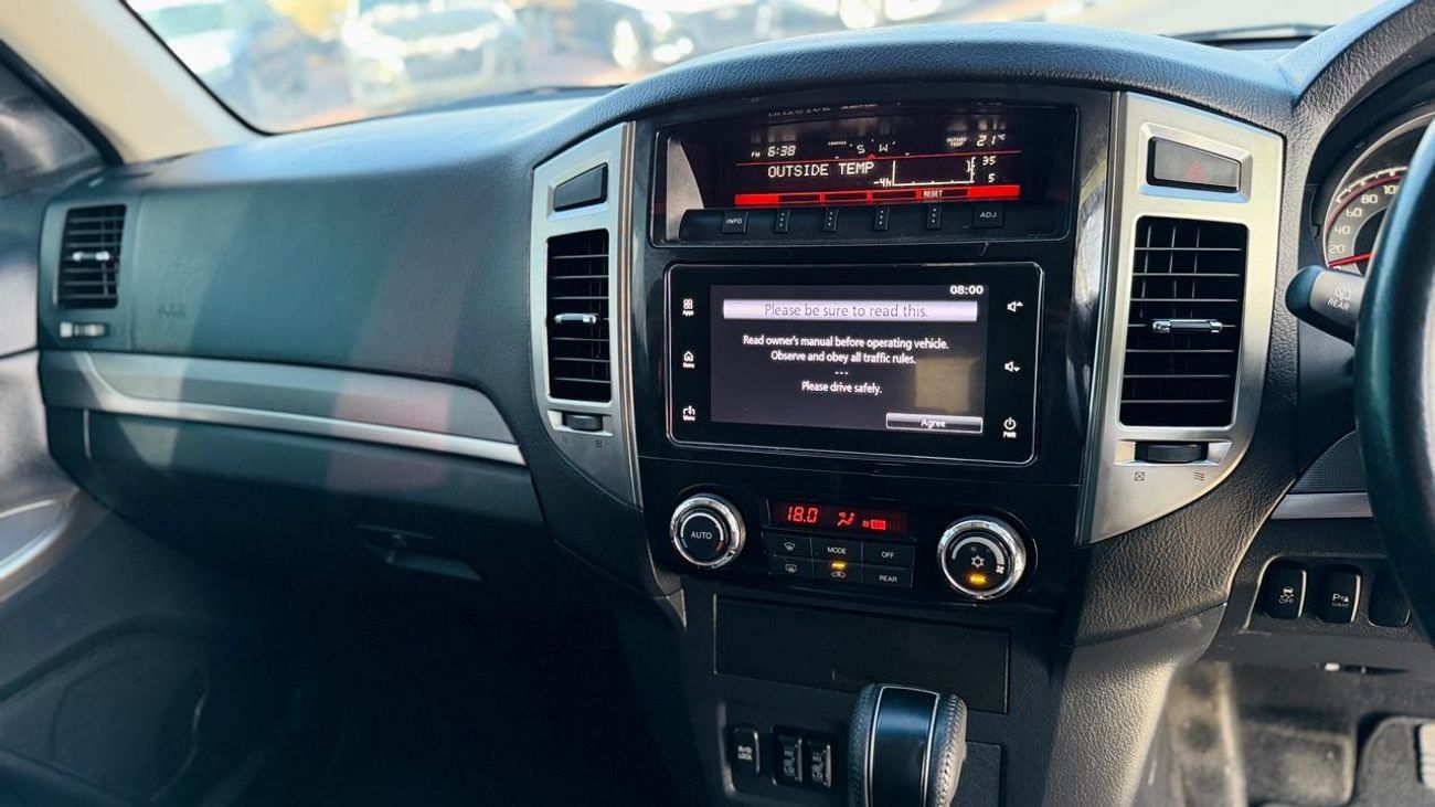 Mitsubishi Pajero SIGNATURE BODY KIT MODIFIED | ELECTRIC HEATED SEATS | BACK CAMERA | PARKING SENSORS | 3.2L DIESEL EN