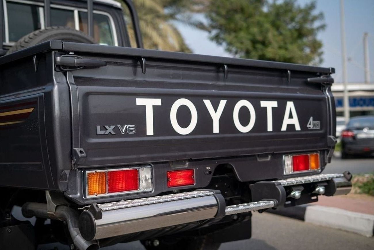 تويوتا لاند كروزر بيك آب TOYOTA LAND CRUISER 4.0 LTR V6 PETROL FULL OPTION AUTOMATIC 2024 MODEL