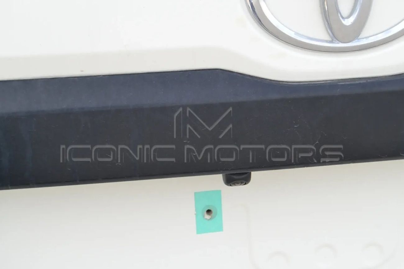 Toyota Hiace 2025 TOYOTA HIACE 3.5 L PETROL A/T 13 SEATER PASSENGER , HIGH ROOF