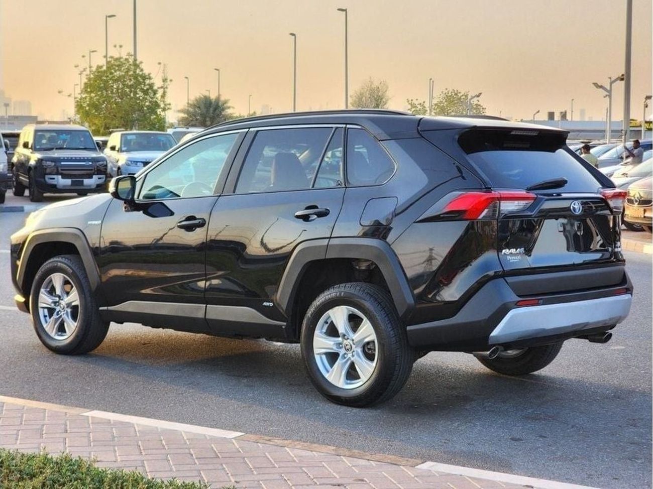 Toyota RAV4 Hybrid TOYOTA RAV4 XLE 2.5L