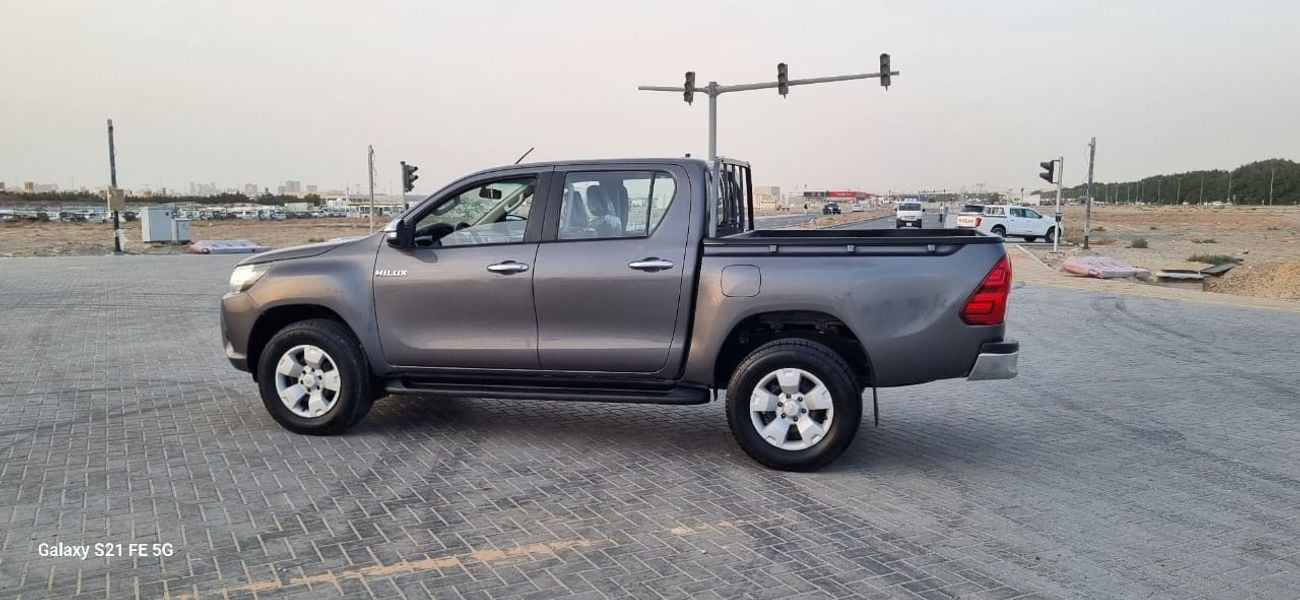Toyota Hilux DLS 2.4L