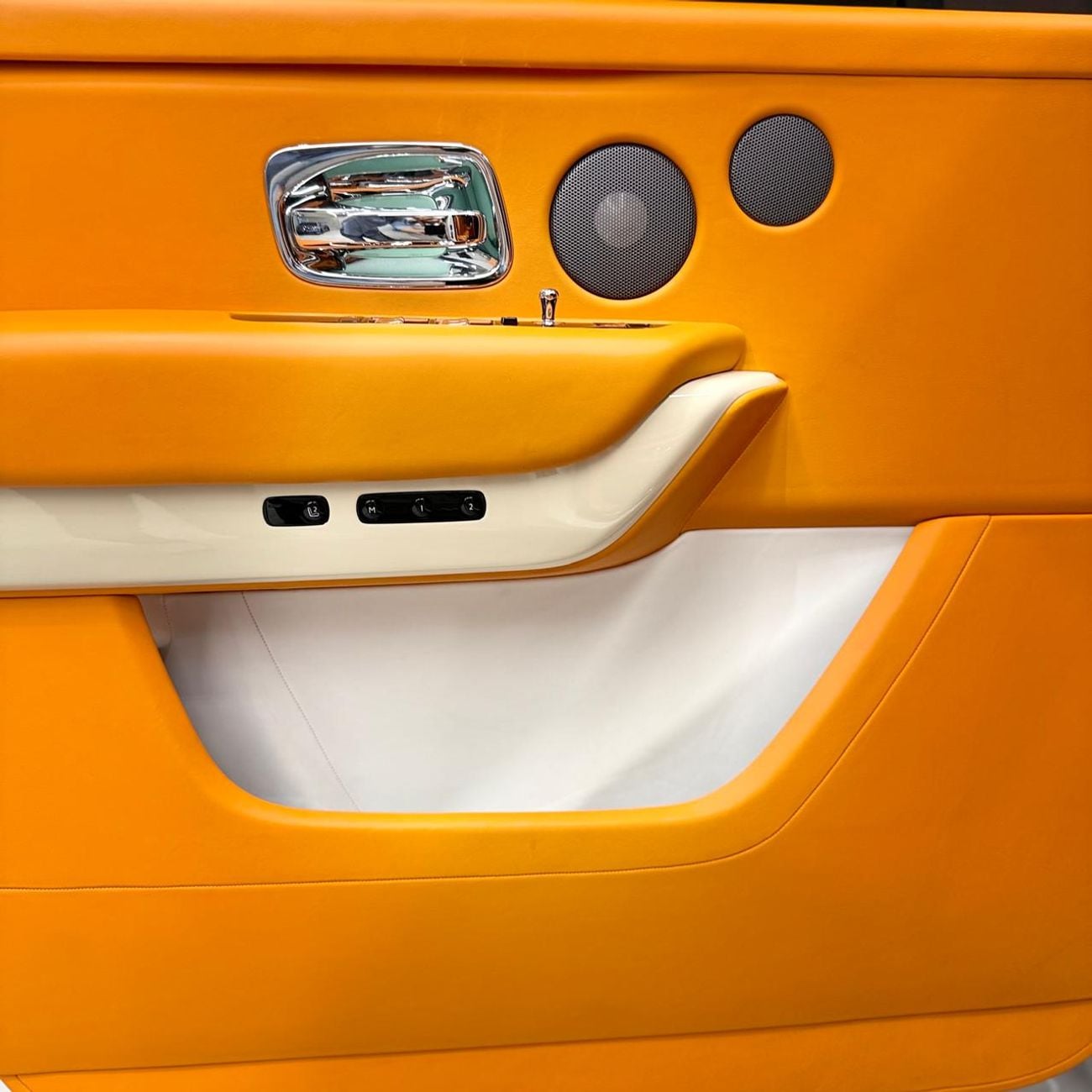 رولز رويس كولينان Silver Badge | 2026 Facelift Kit | GCC Specs | Service Contract