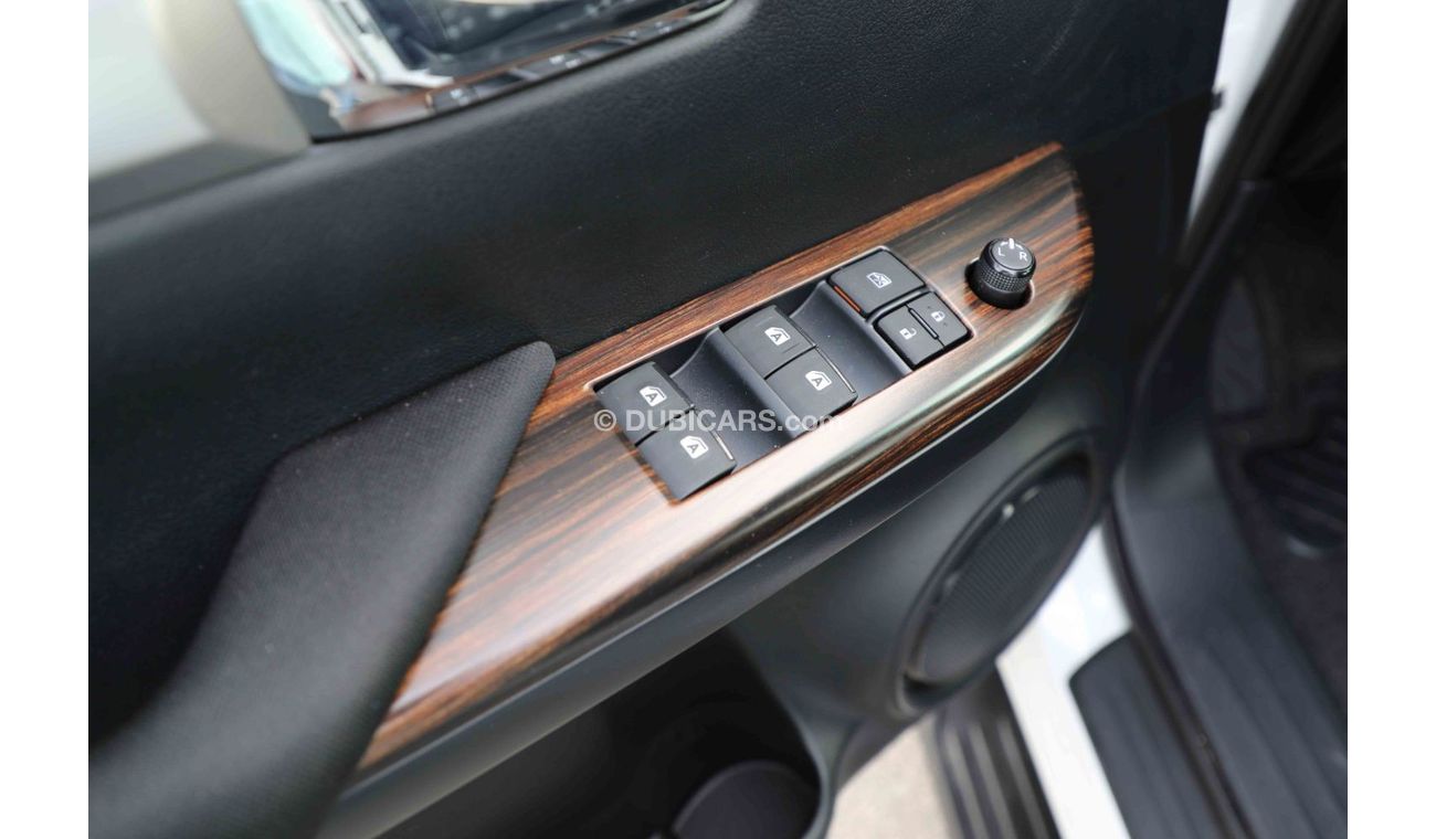 Toyota Hilux 2023 Toyota Hilux 4x4 DC 2.7 HI SR5 P MT - Pearl white inside black - Export only