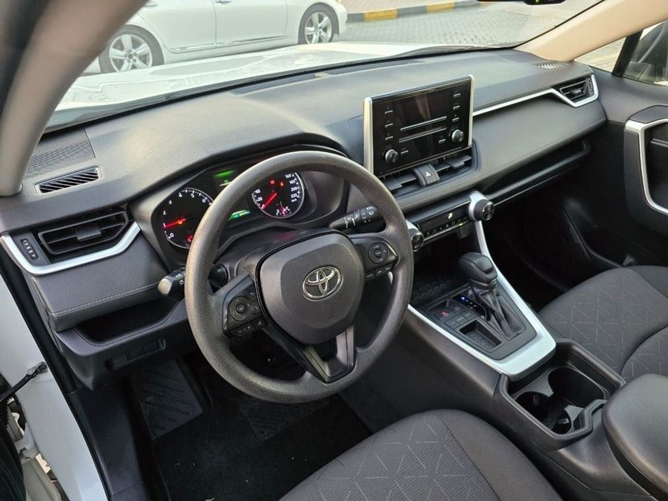 Toyota RAV4 GX 2.5L TOYOTA RAV4 2019 GCC 4 cylinder engine 2.5L clean car without accident without paint just bu