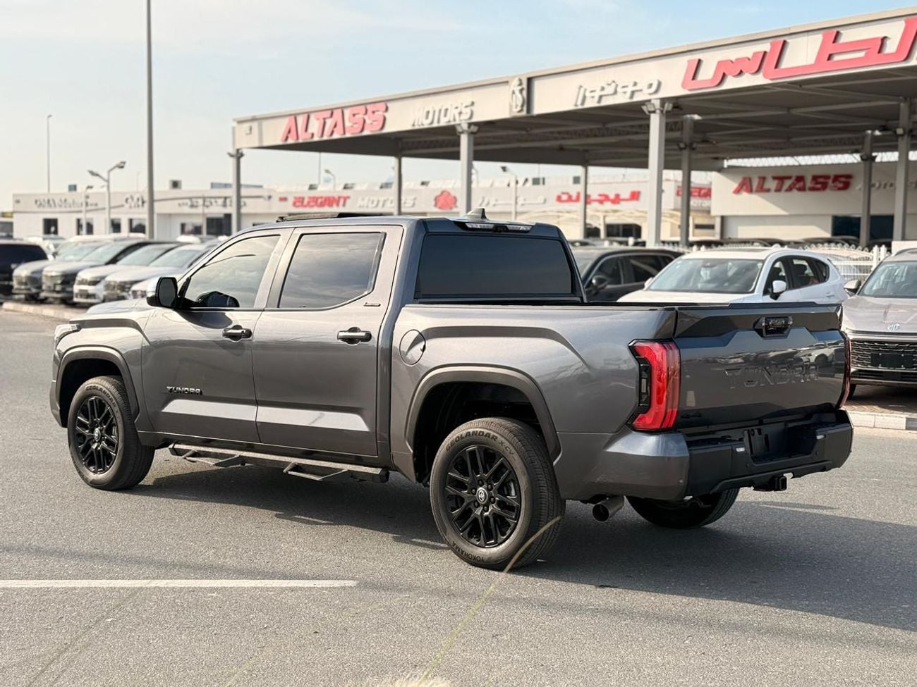 Toyota Tundra Limited edition// panoramic, 360 camera// full option 2025