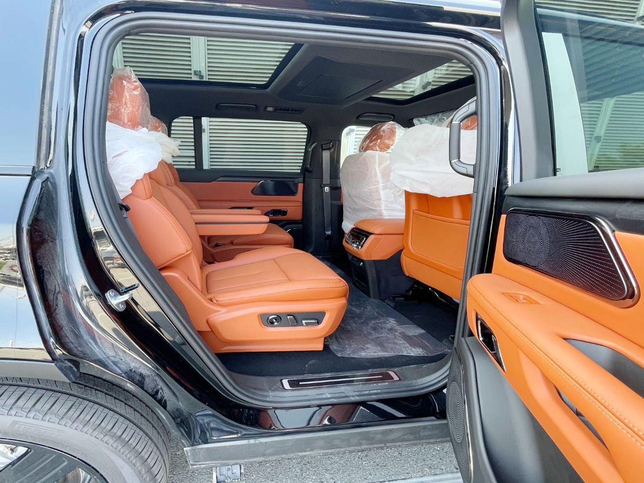 روكس 01 All-Round 7-Seater Long-Range Edition