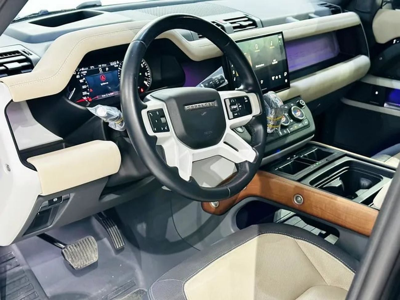 Land Rover Defender X DYNAMIC GCC SPECS UNDER AGENCY WARRANTY TILL ORIGINAL PAINT