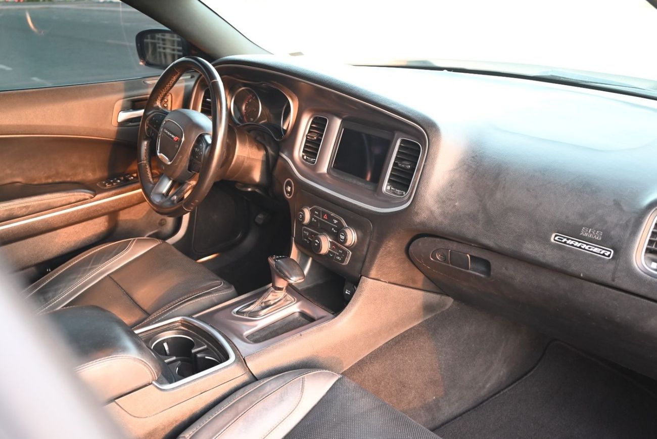 Dodge Charger 3.6L SXT Plus 0% DP - ENGINE || GEAR || CHASSIS GUARANTEE - DODGE CHARGER SXT - 2019 - 3.6TC V6 RWD 