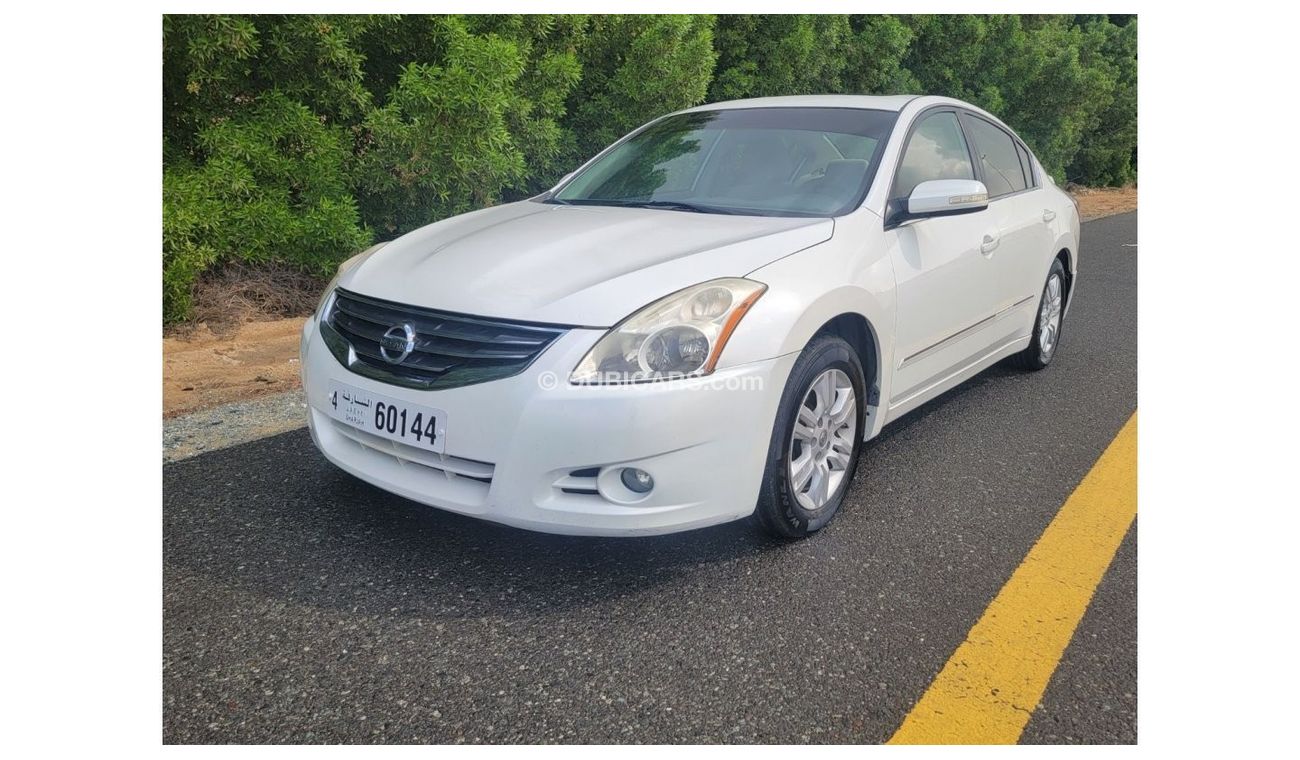 نيسان ألتيما