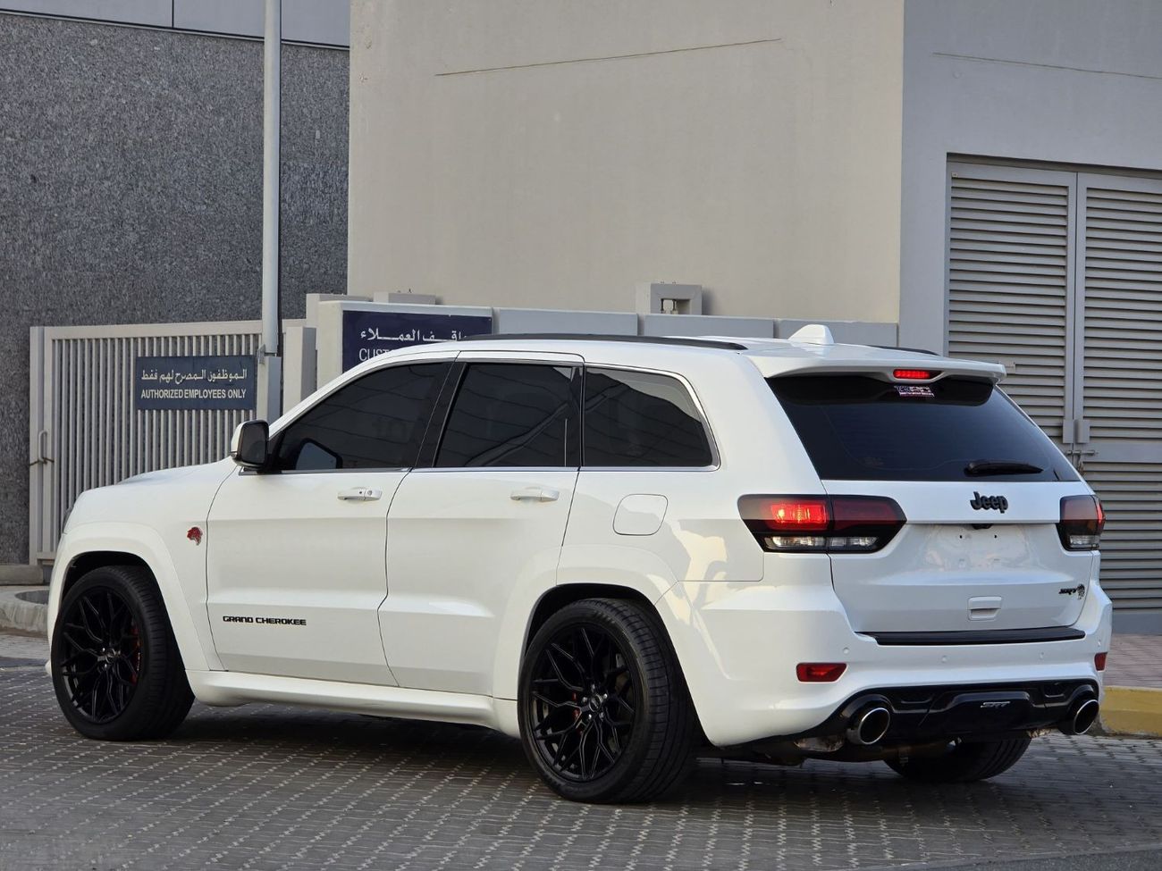 Jeep Grand Cherokee SRT8 6.4L JEEP GRAND CHEROKEE SRT V8 2015 GCC ORGINAL PAINT // ACCIDENT FREE // PERFECT CONDITION