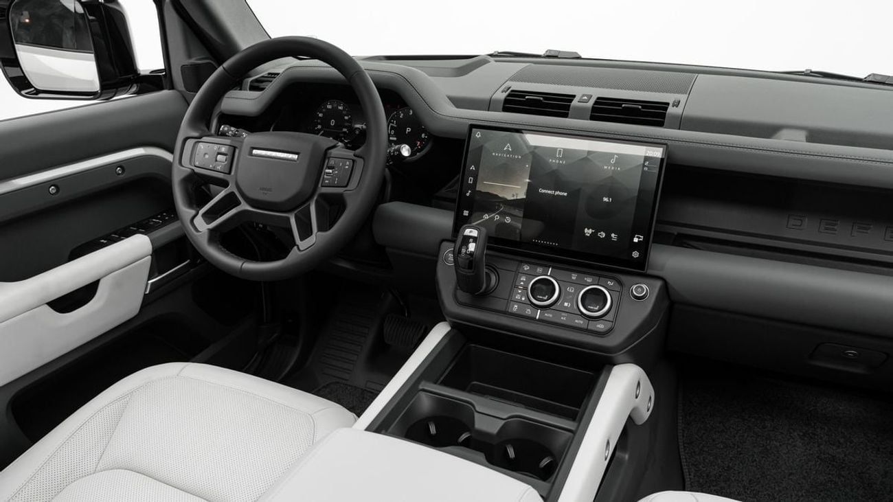 لاند روفر ديفندر X-Dynamic HSE P400e - 2026 - Under Warranty