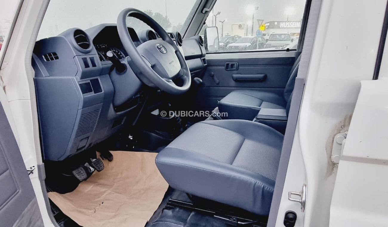 تويوتا لاند كروزر بيك آب DC TOYOTA LAND CRUISER PICK UP DOUBLE CABIN 4.2L DIESEL (2023) | HZJ79 |