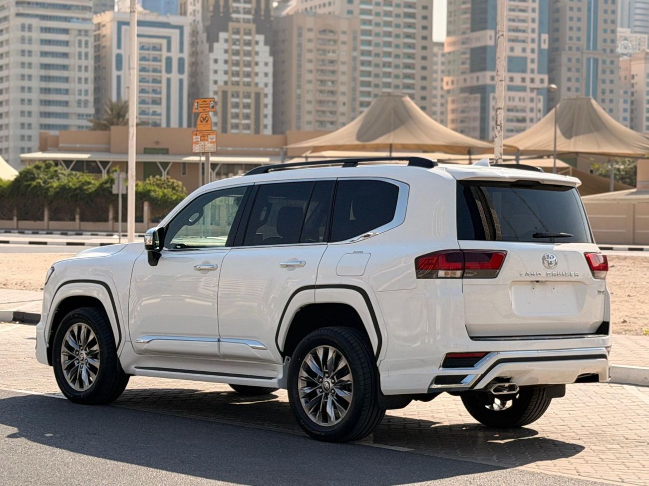 Toyota Land Cruiser Toyota Lc300 VXR 2024 RHD diesel white colour