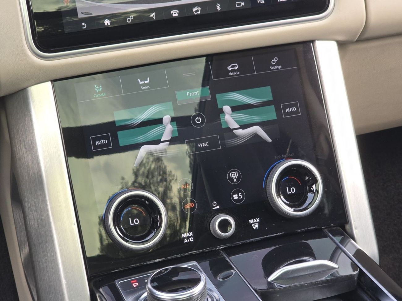 Land Rover Range Rover Supercharged 5.0L VOGUE SUPERCHARGED 2018 GCC ORGINAL PAINT // FULL OPITION // PERFECT CONDITION