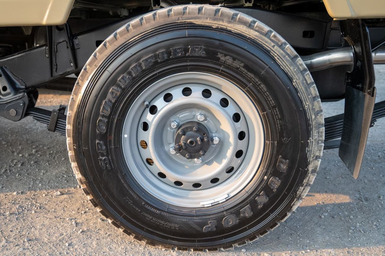 تويوتا لاند كروزر بيك آب 4.0L Single Cabin | Automatic | Petrol | Four Wheel Drive | 2 Doors | V6