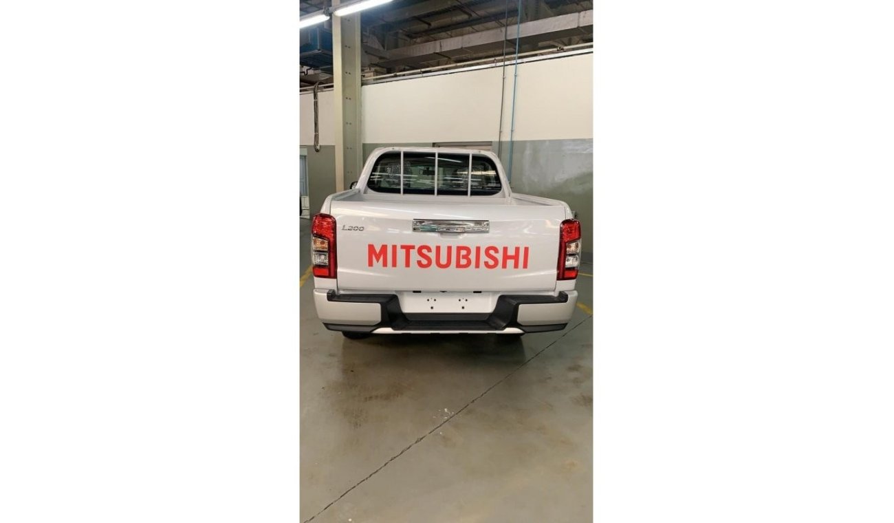 ميتسوبيشي L200 Mitsubishi L200 Petrol 4x4 M/T Double Cabin Pickup