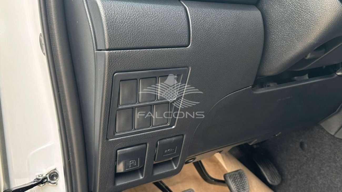 Toyota Hilux DLX Toyota/HILUX D DC 4WD/GUNG3 2.4L Turbo Comfort Power pack - Wide body MT