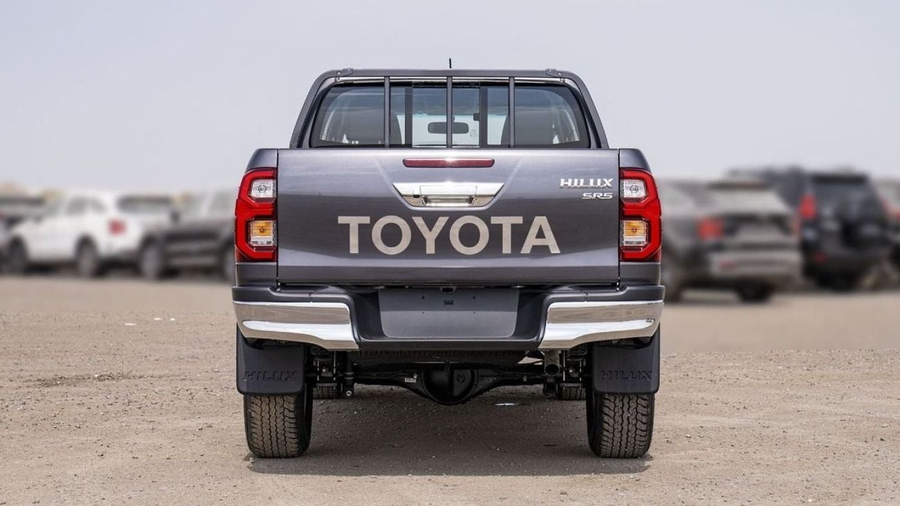 تويوتا هيلوكس Toyota Hilux Sr5 2.4L Diesel 2024 full option for export only