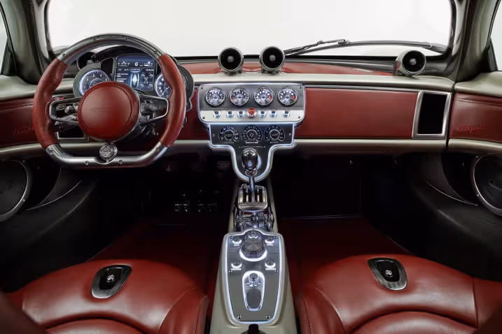 Pagani Utopia interior - Cockpit