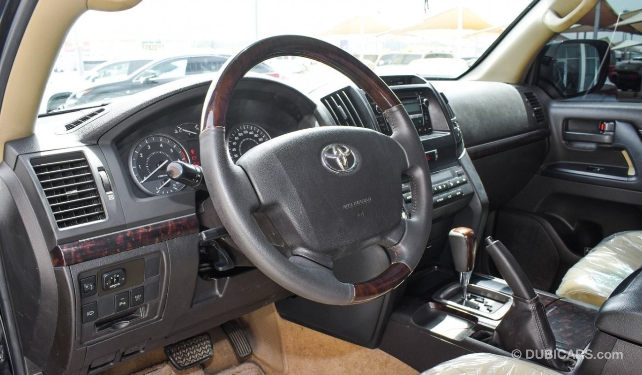 Toyota Land Cruiser GXR V6