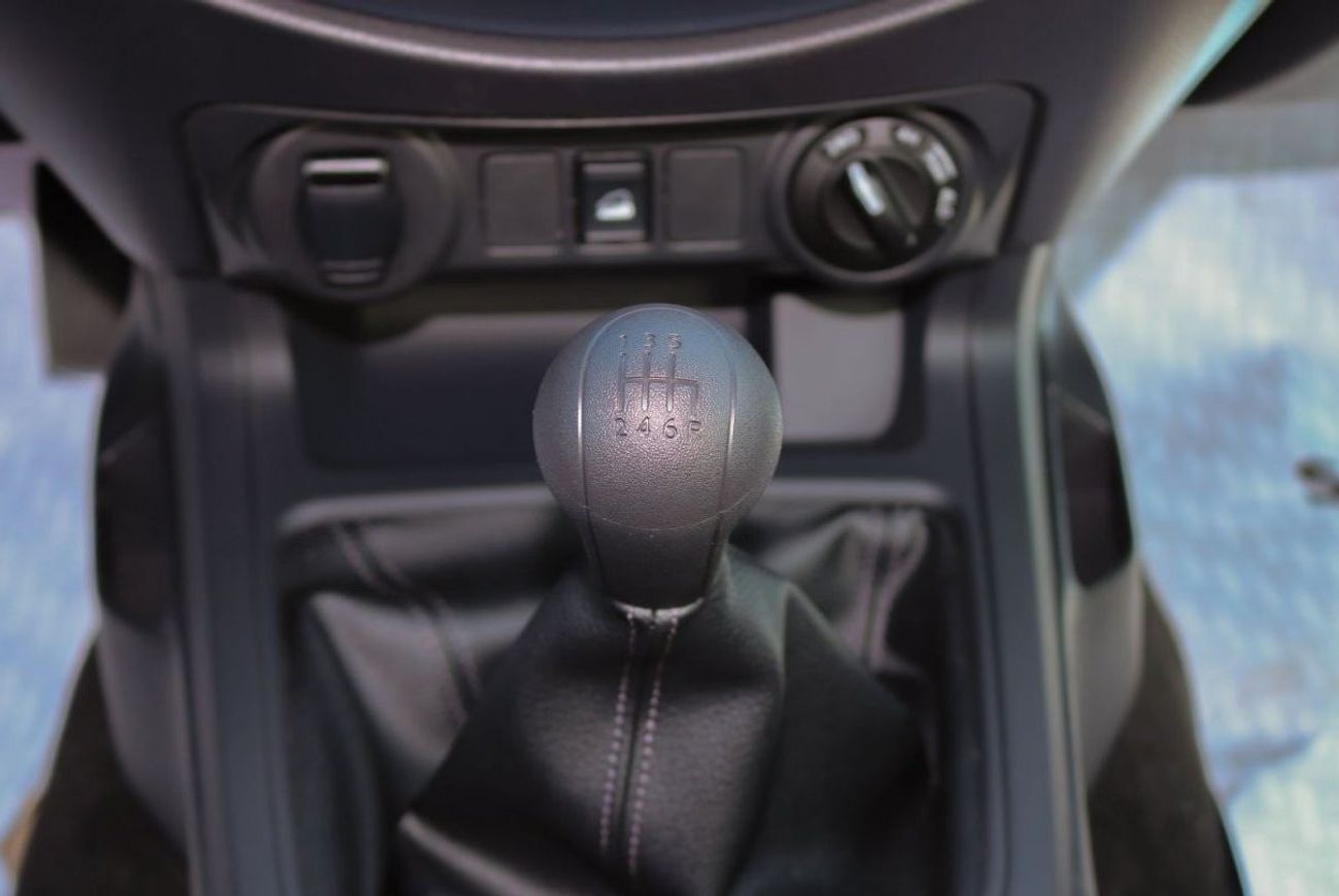 Nissan Navara 2023 XE 2.5L 4WD Diesel M/T DC Plus / Unbeatable Prices / Book Now