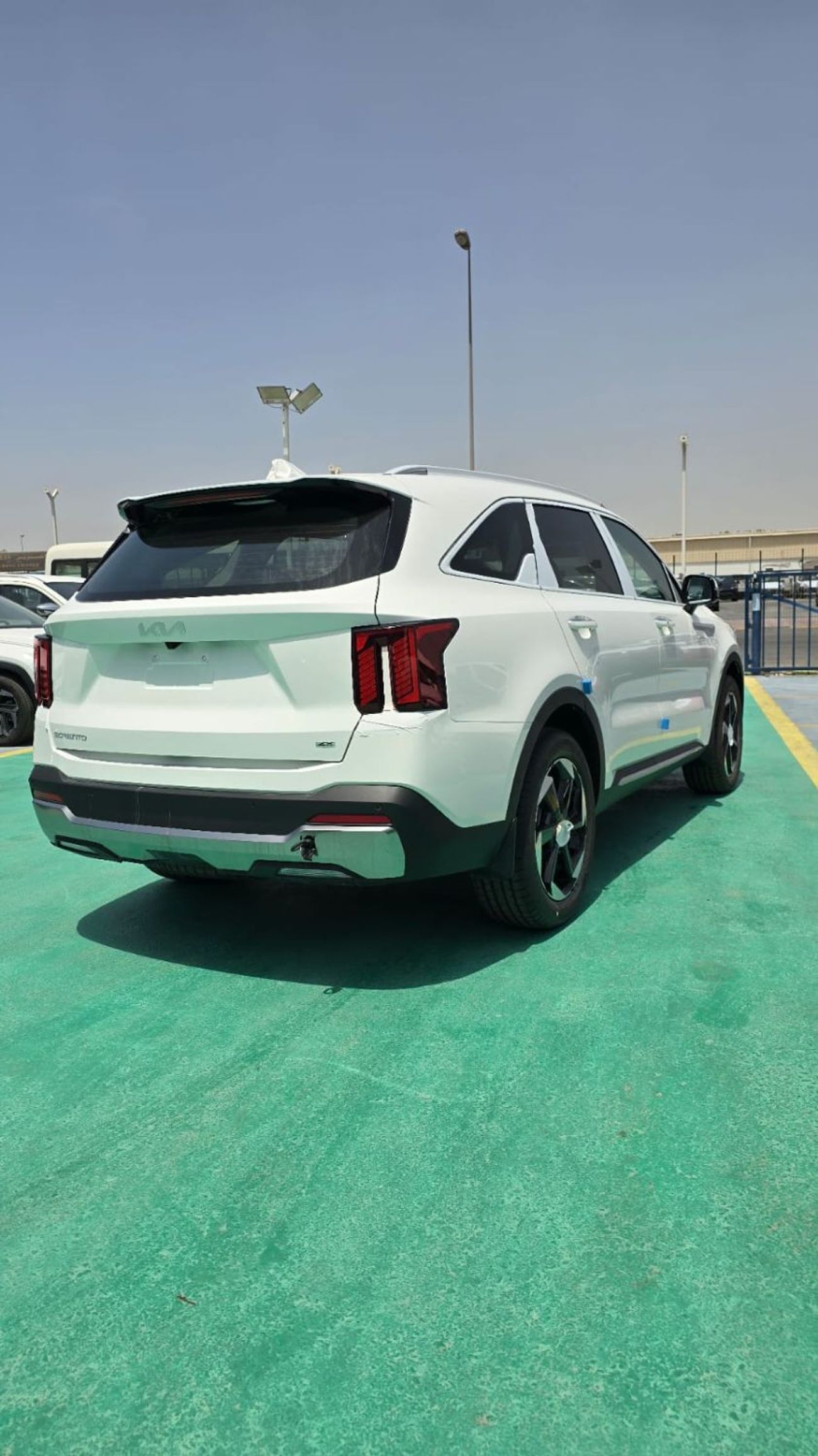 كيا سورينتو Base 1.6L FWD