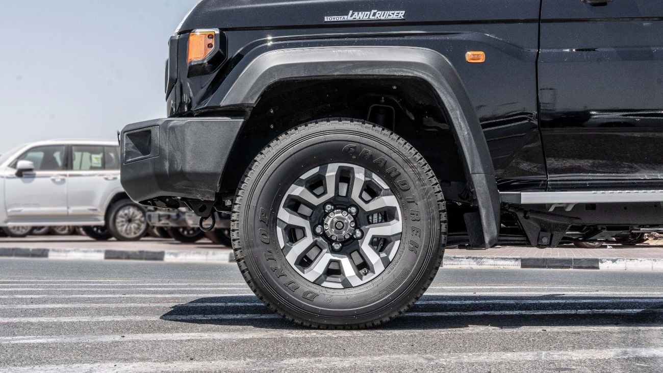 تويوتا لاند كروزر 70 2026 Toyota Land Cruiser LC76 2.8L AT Diesel (Black-Brown)
